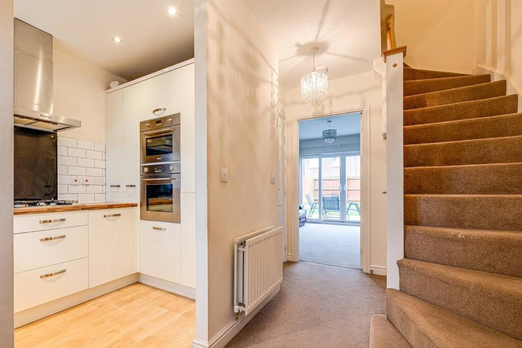 Cosy 2 Bedroom Home In Wigan Exterior foto